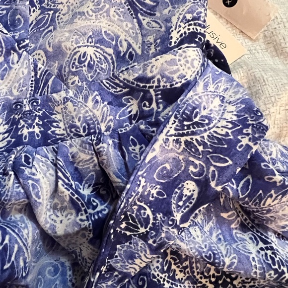 NWT Aqua Women’s Paisley Handkerchief-Hem Dress in Blue/White Paisley - Picture 7 of 10